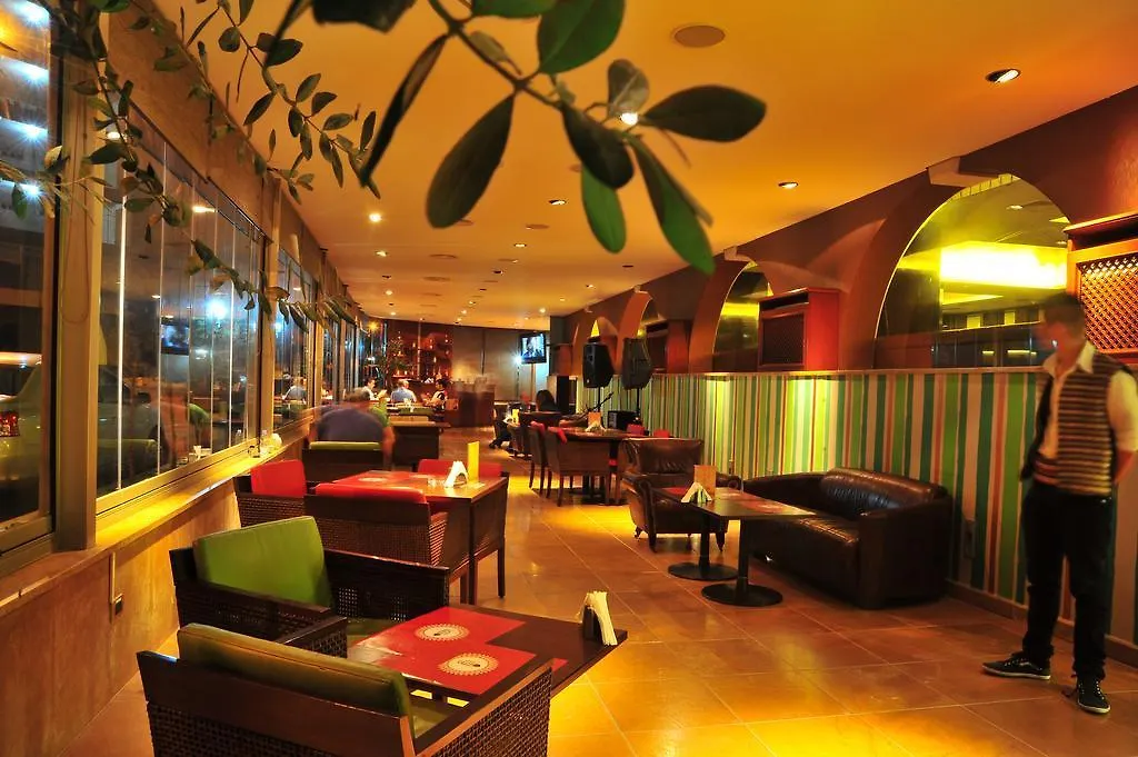 Szálloda Lancaster Suites Raouche Bejrút