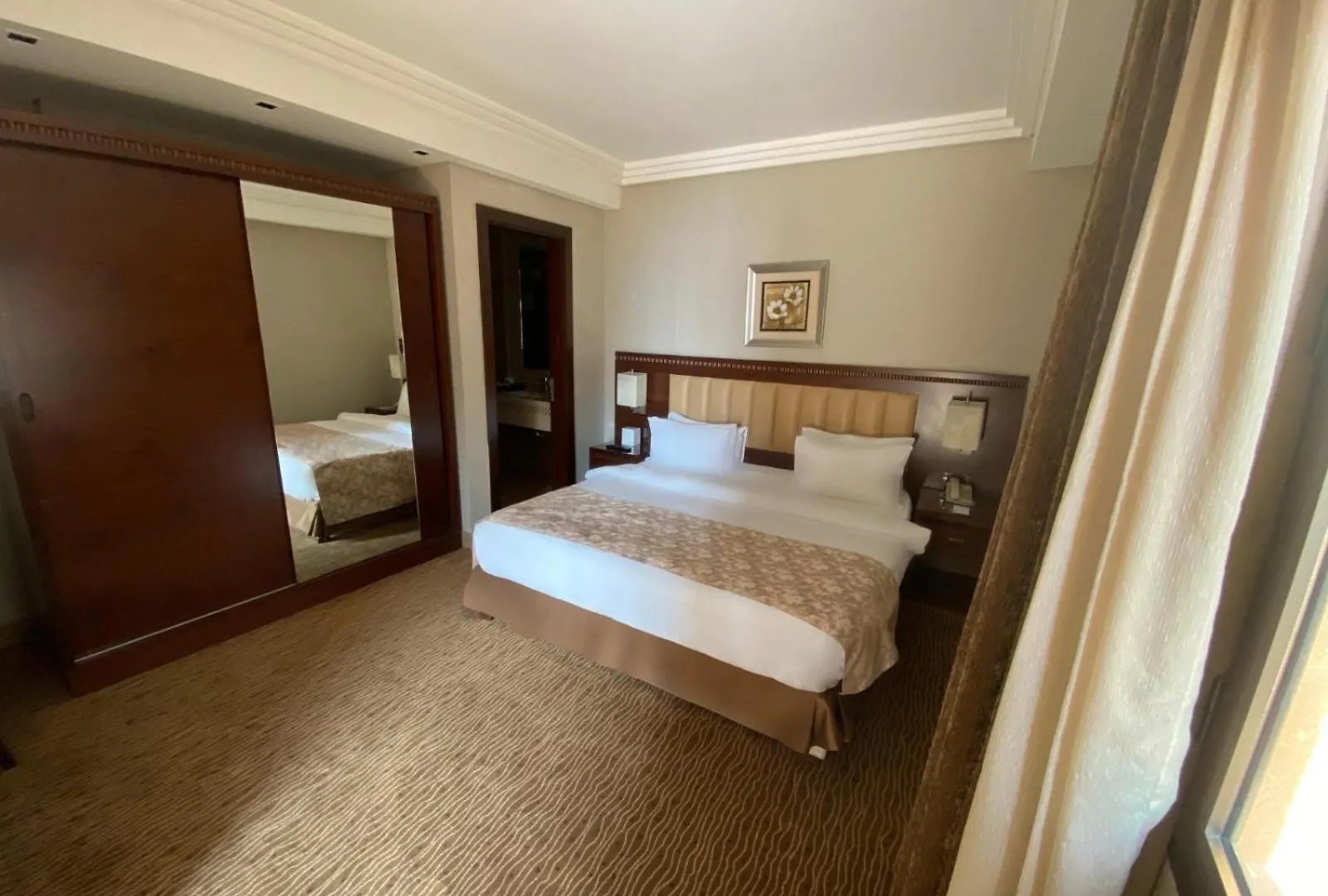 Lancaster Suites Raouche Bejrút 4*,