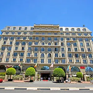 Hotel Cape Royale Luxury Cape Town
