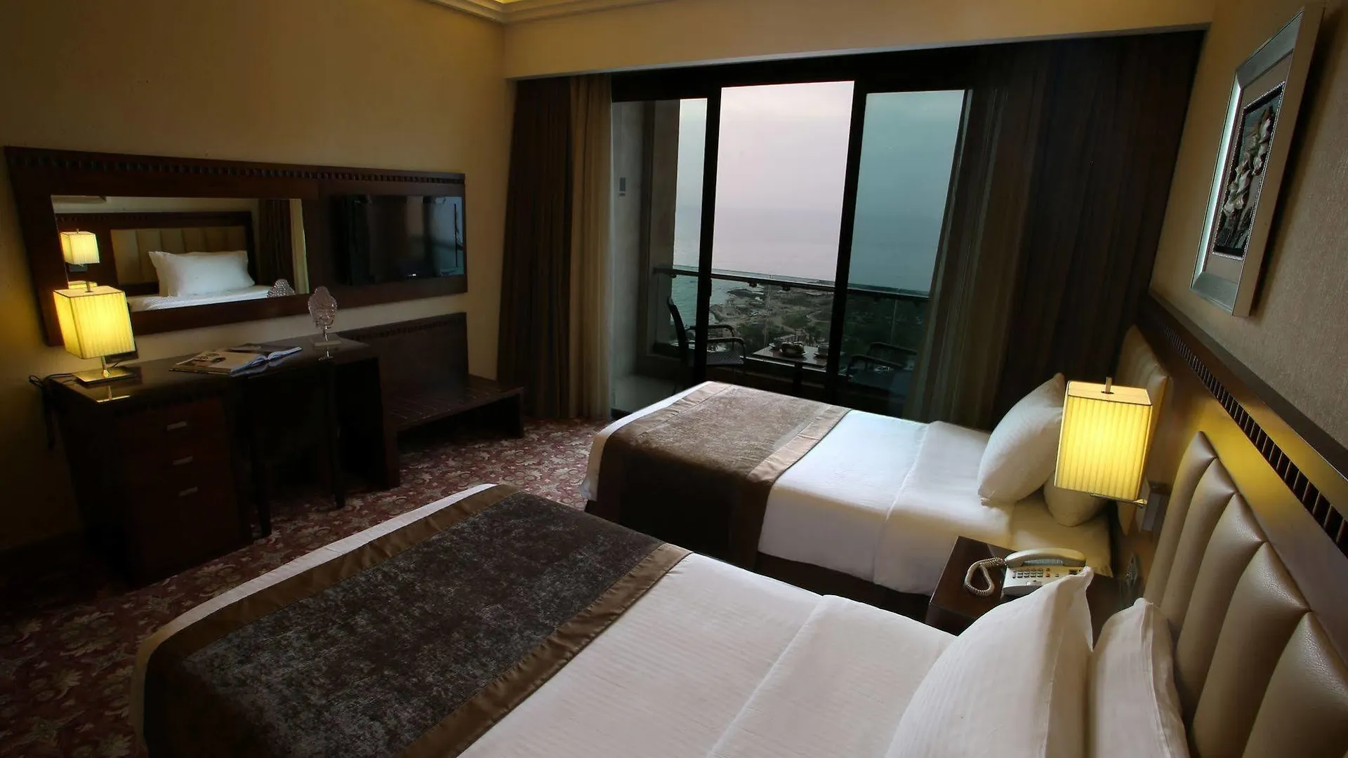 Lancaster Suites Raouche Beirute 4*,  Líbano