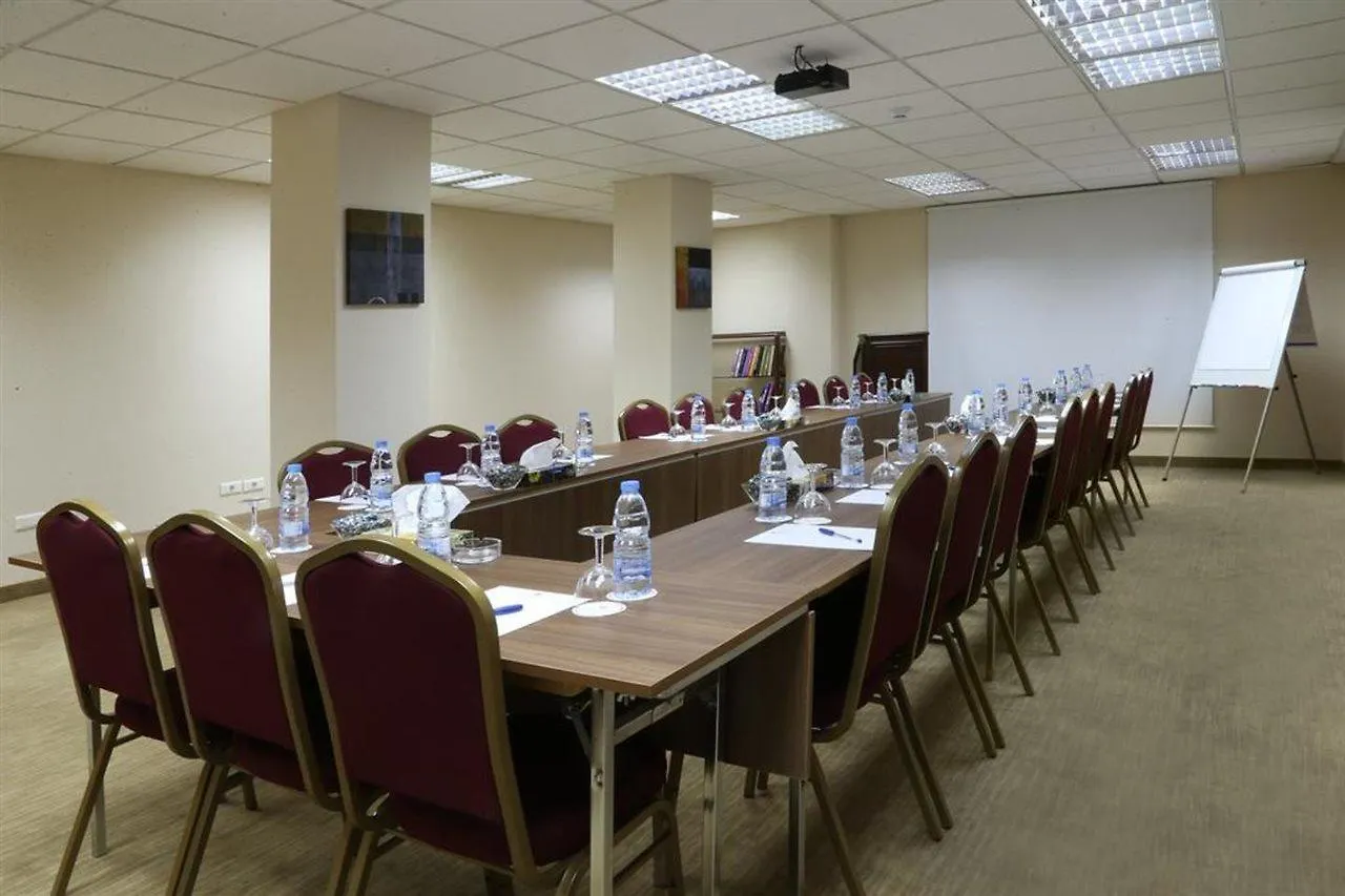 Lancaster Suites Raouche Beirute 4*,